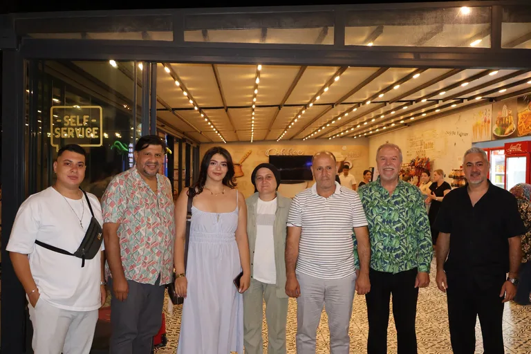 Ahmetli Belediyesi'nden Ferdi Zeyrek Parkı'nda Müzik Dolu Yaz Akşamı