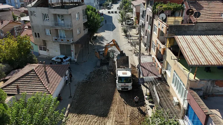 Barbaros Mahallesi Selanik Caddesi’nde Sıcak Asfalt İçin İlk Adım Atıldı